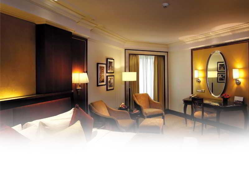 Hotel La Suite New Delhi Exteriör bild