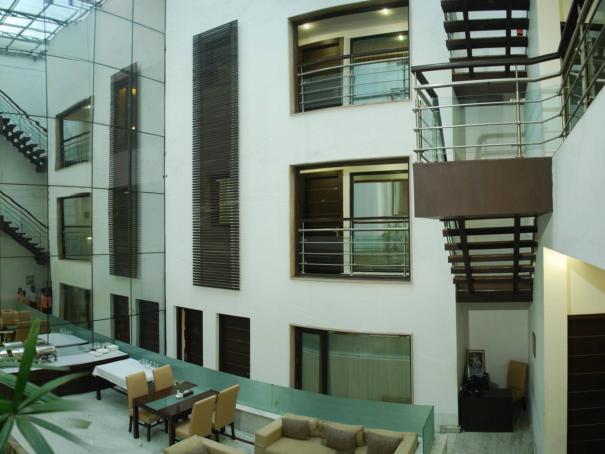 Hotel La Suite New Delhi Exteriör bild